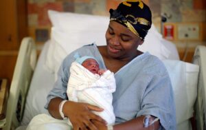 black-mother-newborn-rtr-img